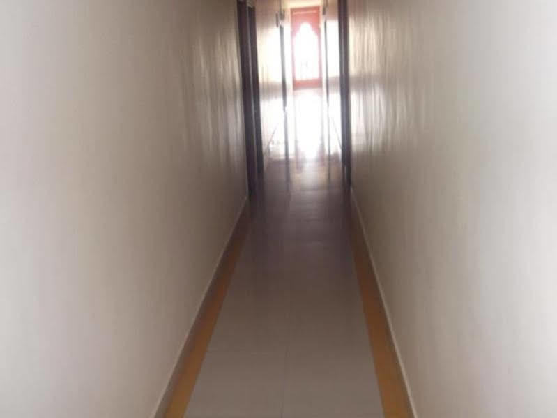 Oyo 1065 Hotel Hmr Royal Inn Pune Exterior photo